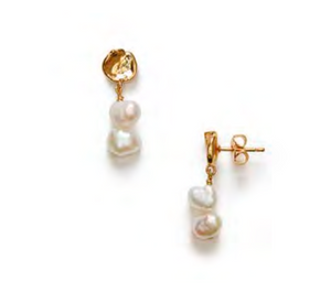 The Pearly Drop Short Earrings